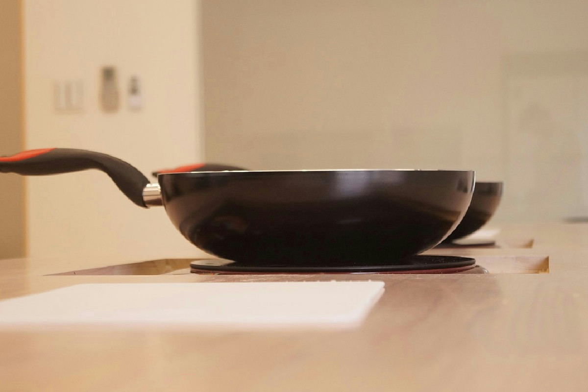 Antiaderente graffiato? Il rimedio semplice per risanare il rivestimento prima delle Feste