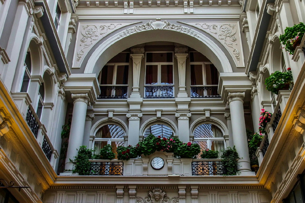 Casa d’epoca rinnovata con arredi moderni: la soluzione perfetta per famiglie giovani e attive