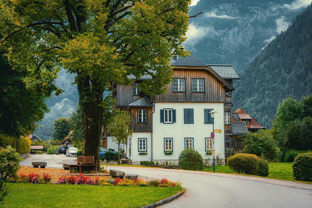 Casa di montagna rinnovata con stile unico: come ogni ambiente si veste di charme raffinato
