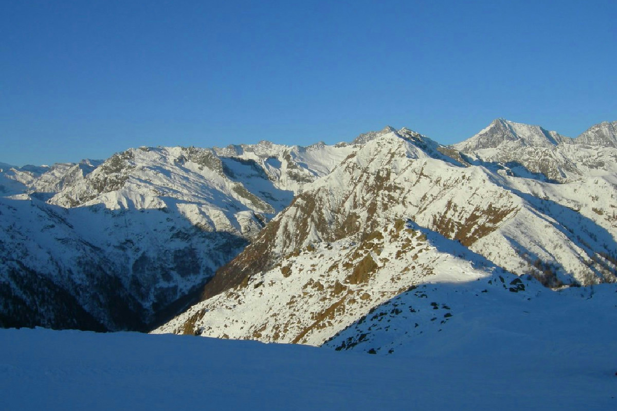 A due passi da Milano c’è una località sciistica tranquilla: piste ampie e accesso comodo in treno