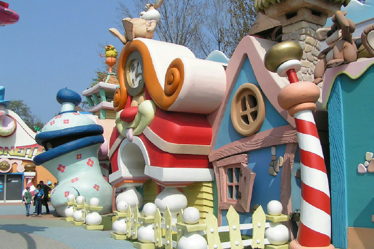 Natale 2025 nei parchi divertimento italiani: atmosfere magiche e incanti da vivere in famiglia