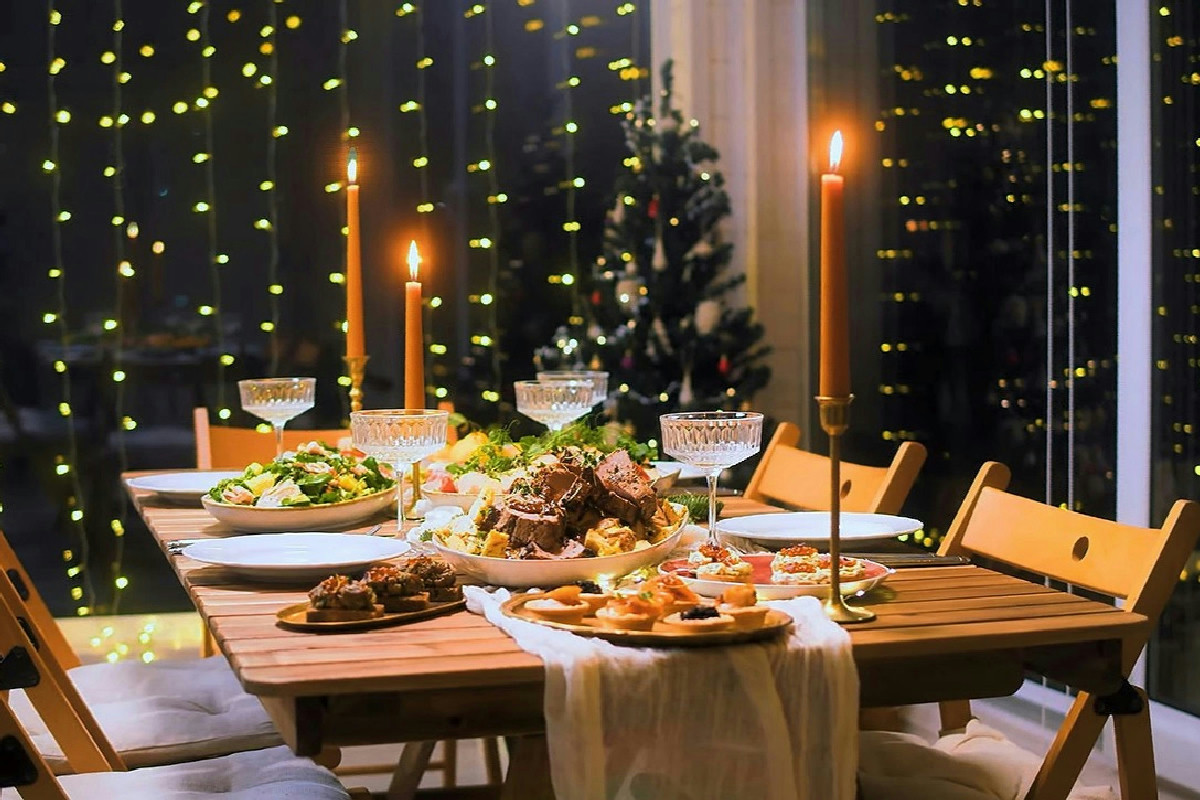 Natale in casa: come organizzare gli spazi e accogliere con comfort e stile elegante