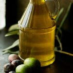 Nel 2026 ridurre l’uso dell’olio d’oliva favorirà scelte più sane e risparmio in cucina