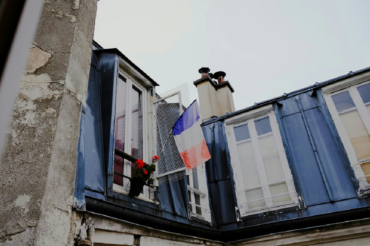 5 Soluzioni Eleganti per Arredare Casa con il Raffinato Stile Francese Senza Tempo