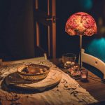 Atmosfere retrò e arredi autentici animano un appartamento nel Salento tra stile e storia