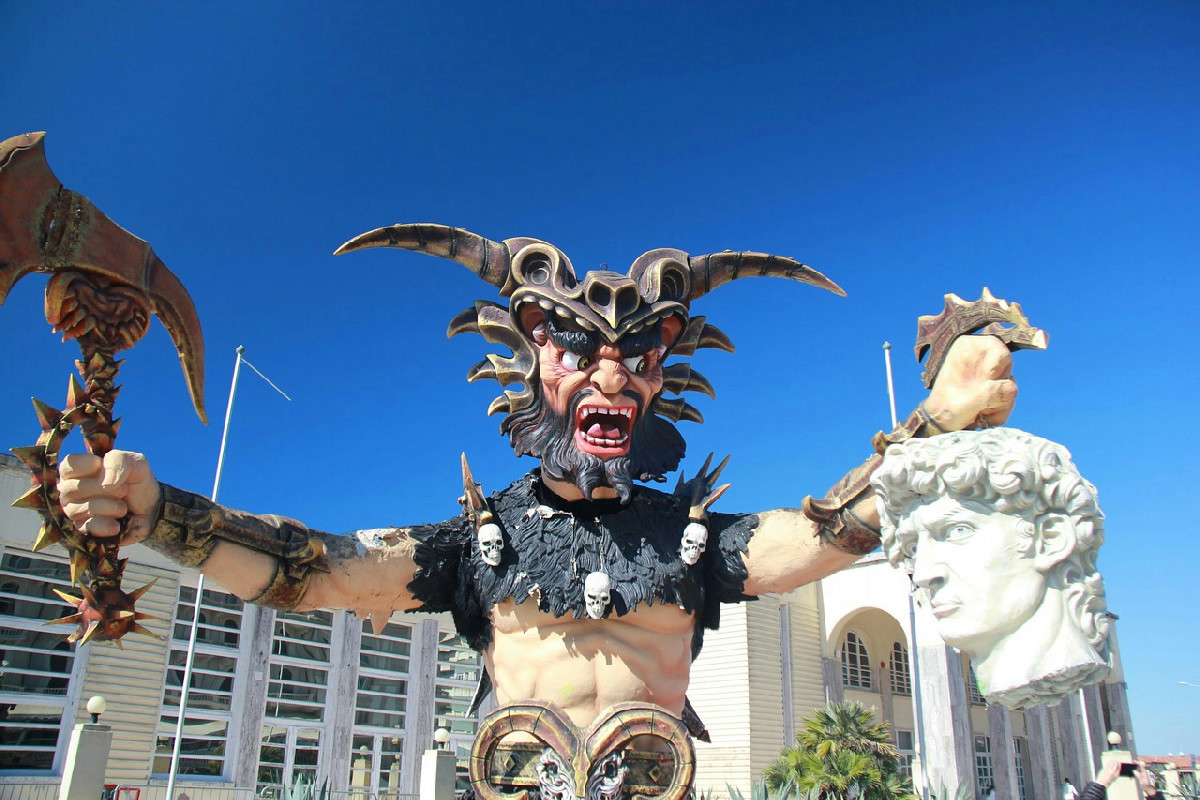 Carnevale di Viareggio 2026: date, eventi e guida ai corsi mascherati con info biglietti