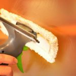 Cosa succede ai vetri adottando consigli efficaci per eliminare aloni e sporco ostinato