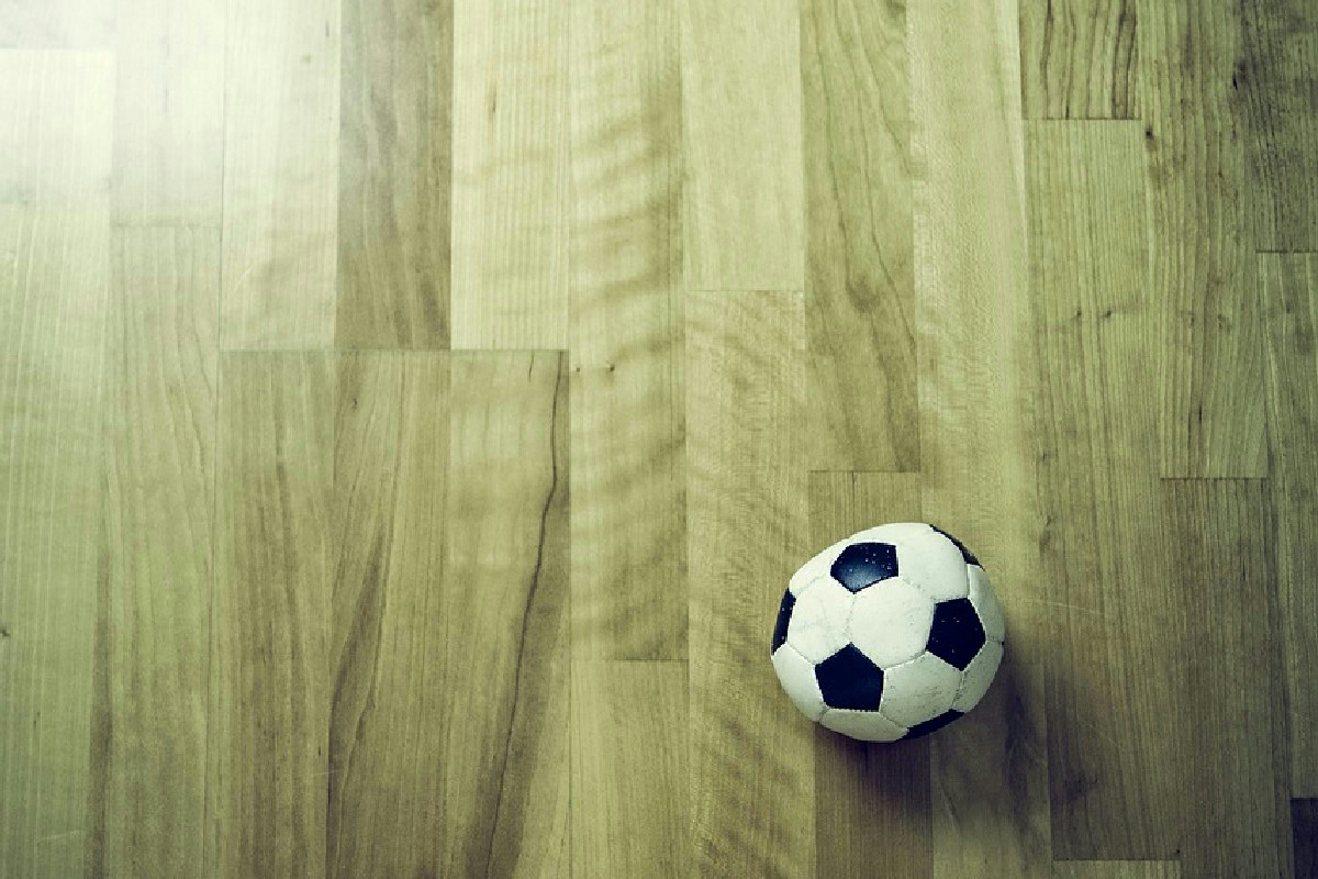 Igiene impeccabile del laminato effetto legno: consigli per eliminare lo sporco senza lasciare aloni