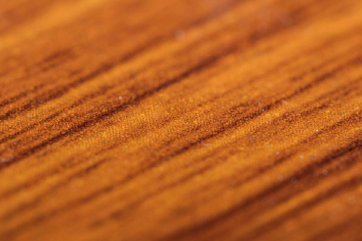 Metodo efficace per mantenere il laminato effetto legno perfettamente pulito e senza aloni