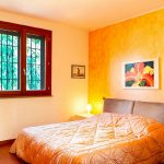 Soggiorni con tonalità cachi: come creare un ambiente caldo e naturale con stile avvolgente